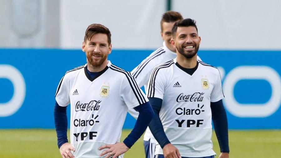 Aguero: Messi duhet të rikthehet te Barcelona