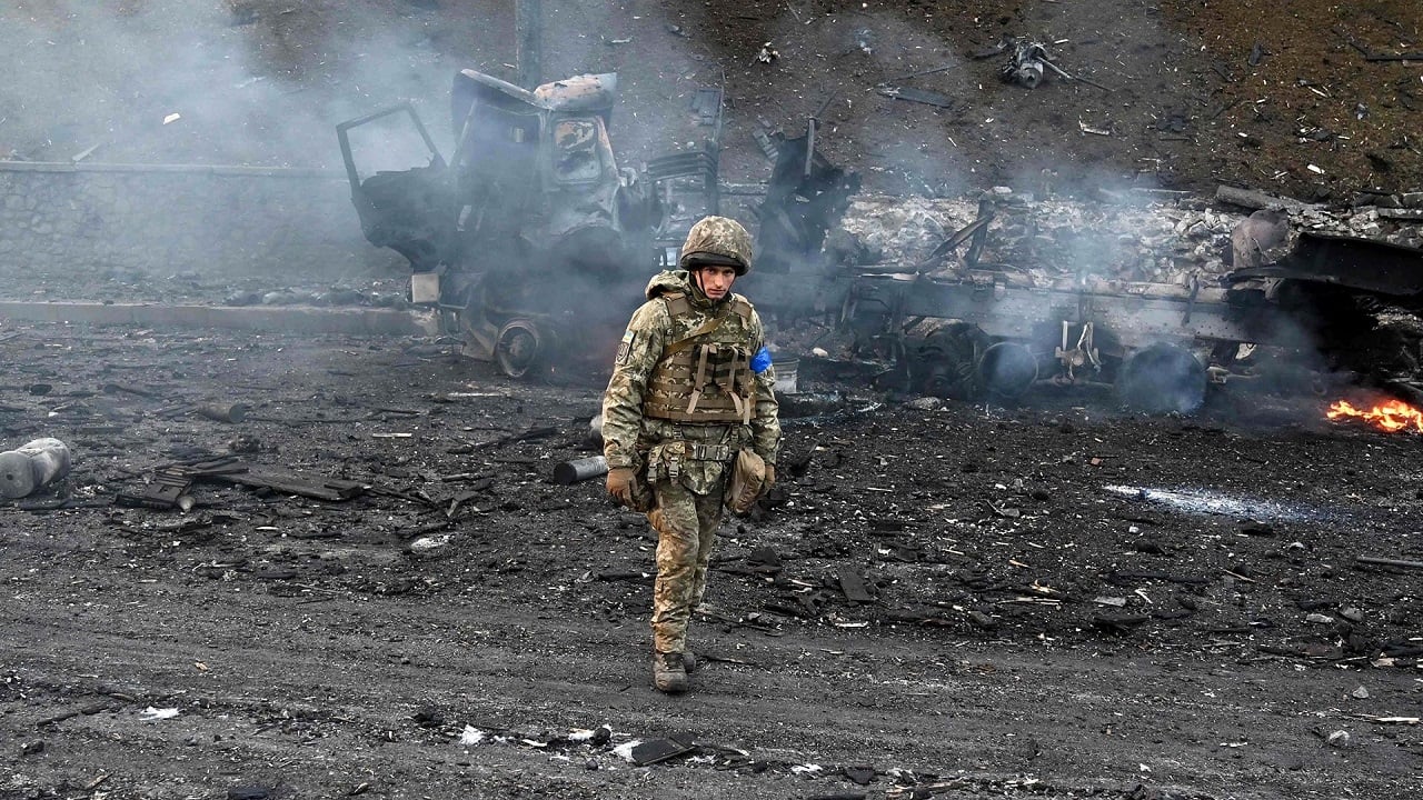 Rusia sulmon pikën e shpërndarjes së ndihmave humanitare në Ukrainë, plagosen dy persona