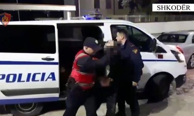Me valixhe me drogë drejt Malit të Zi, arrestohen 3 të rinj në Shkodër, sekuestrohen 17 kg kanabis