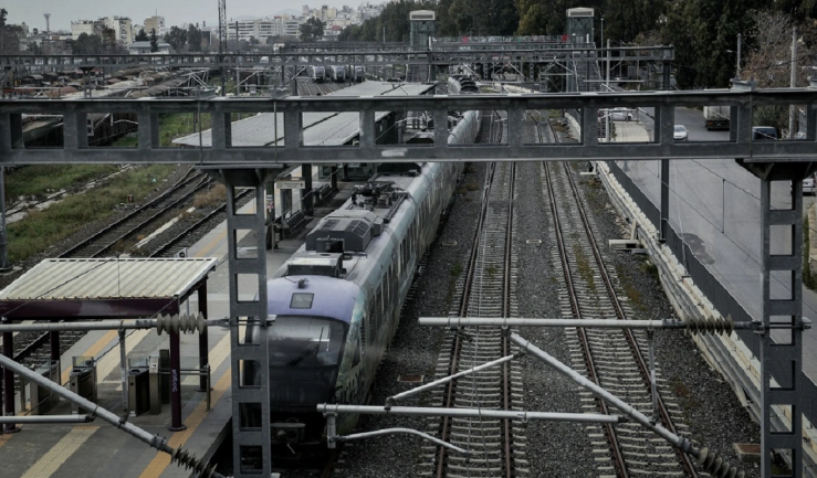 Aksidenti tragjik në Greqi/ Grevë e 48-orëshe e punonjësve të trenave