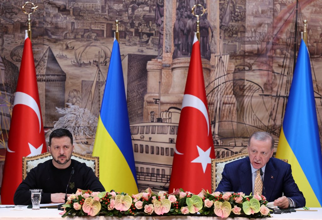 Erdogan ofron ndërmjetësimin e bisedimeve të paqes Ukrainë-Rusi në Turqi