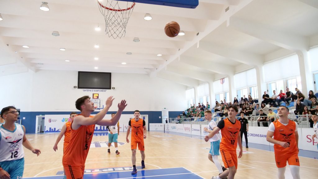 Manastirliu: Raundet e fundit të ndeshjeve në basketboll dhe volejboll në gjimnaze