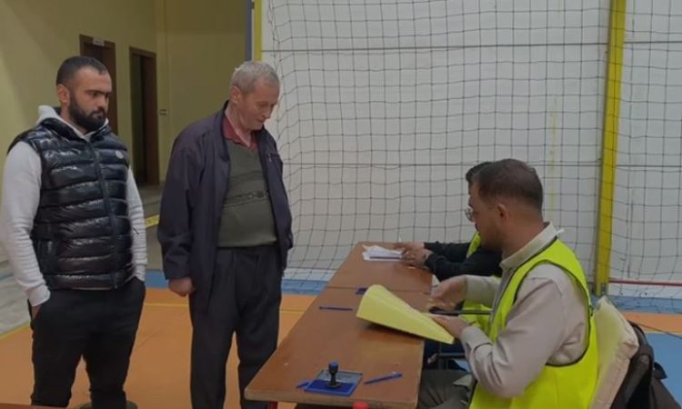  KZAZ nis shpërndarjen e materialeve zgjedhore në qendrat e votimit në qarkun e Korçës