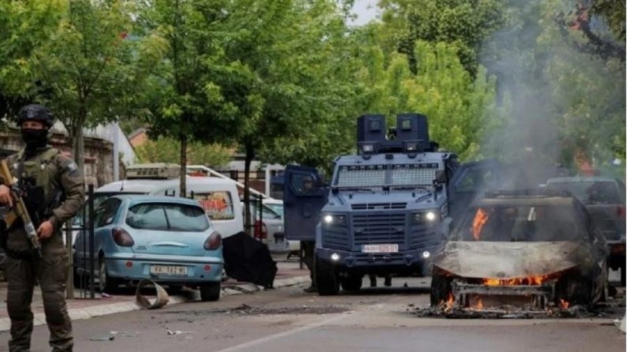 Tensionet në veri të Kosovës, KFOR: Situatë tejet e rrezikshme