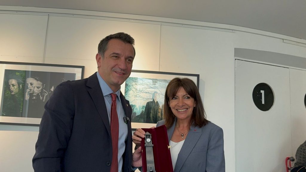 Veliaj takim me kryebashkiaken Hidalgo: Restaurohet sheshi “Skënderbej” në Paris