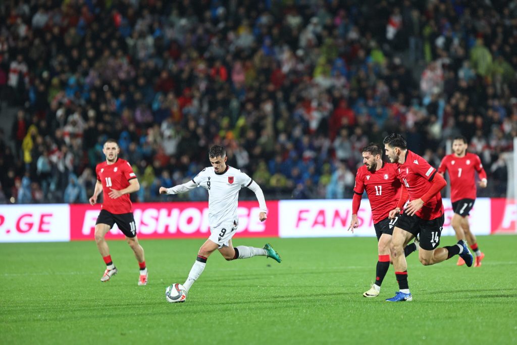 UEFA gjobit FSHF-në për incidentet e shkaktuara nga tifozët shqiptarë në ndeshjen Gjeorgji – Shqipëri