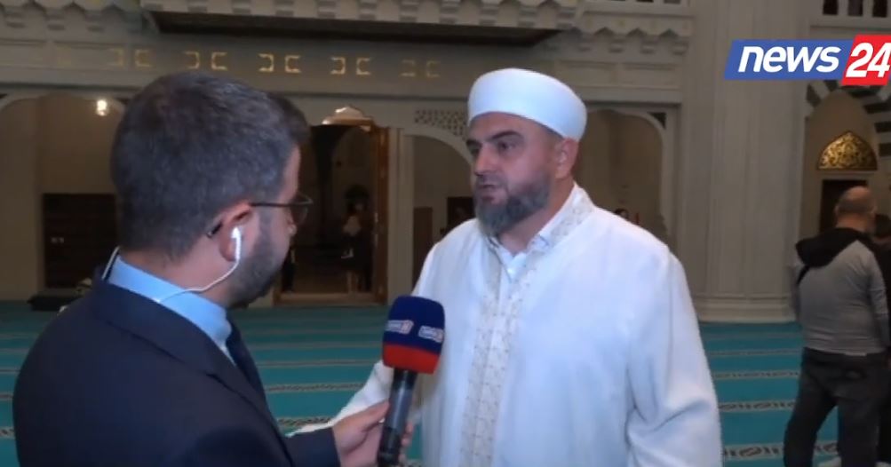 Intervista e parë e imamit të xhamisë së Namazgjasë, Teqja shuan zërat: Xhamia nuk ka imam turk...