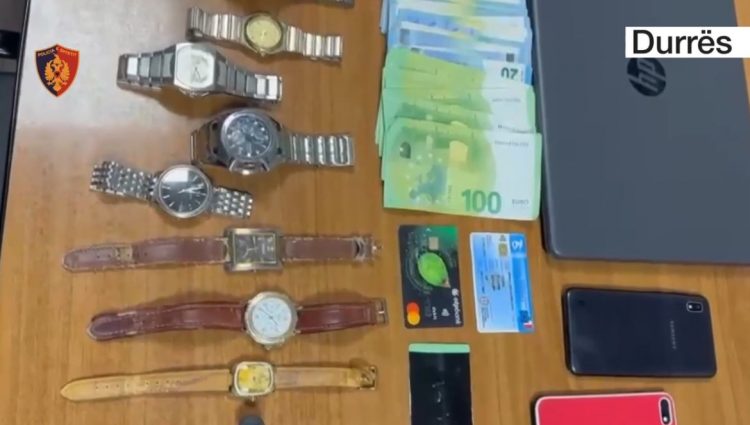Bizhuteri, para dhe makinë/ Vidhte nëpër banesa, arrestohet 28-vjeçari në Durrës
