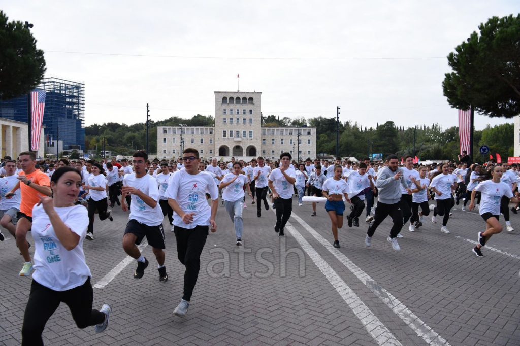 Zhvillohet “Maratona Fun Run” në Tiranë, garuan 2000 nxënës