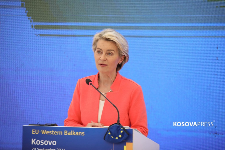 Von der Leyen viziton Kosovën