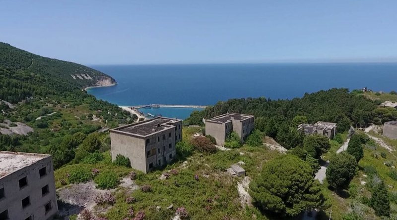 Sazani dhe Karaburuni u vizituan nga 55 mijë turistë, në 5 muaj janë realizuar 879 udhëtime me anije