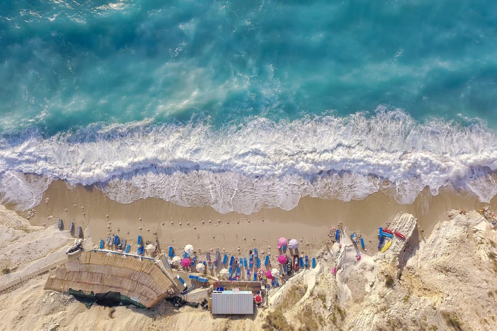 “Mirror”: Shqipëria – destinacioni më i kërkuar për pushime nga turistët britanikë