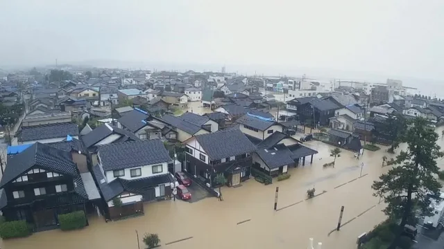 Jepet alarmi për përmbytje, Japonia urdhëron evakuim masiv