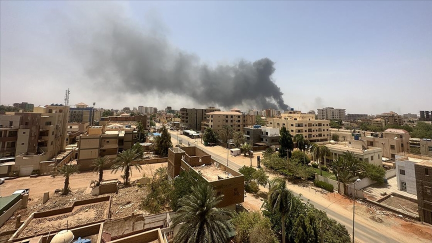 Sudan, ushtria dhe forcat paraushtarake përleshen në Khartoum