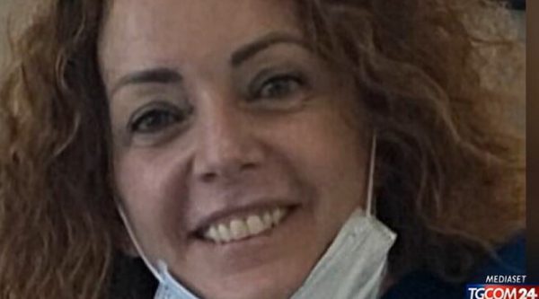 I riu plagos mjeken psikiatre në Itali, 55-vjeçarja rëndë në spital