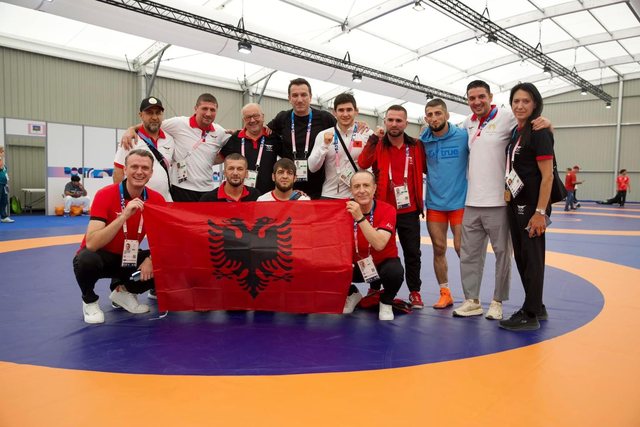 Medalja e dytë nga Dudajev, Veliaj nga Parisi: Tjetër arritje historike, Forca!