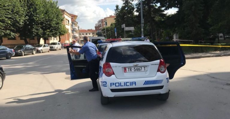 Sherr në Korçë, 32-vjeçari dhe partnerja e tij rrahin kunatën, gruaja merr urdhër mbrojtje
