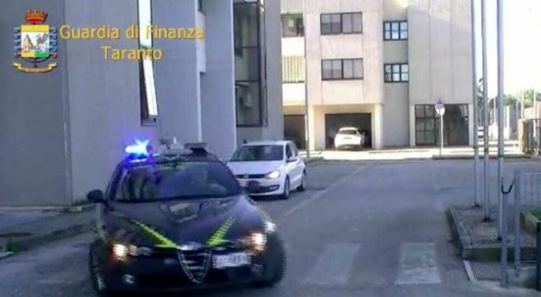 Transportonin drogë nga Shqipëria dhe Holanda dhe e shisnin në Itali, gjykata ul dënimet për dy shqiptarët