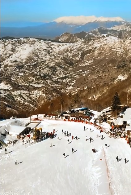 Pista e skive në Dardhë, atraksion turistik kryesor gjatë dimrit