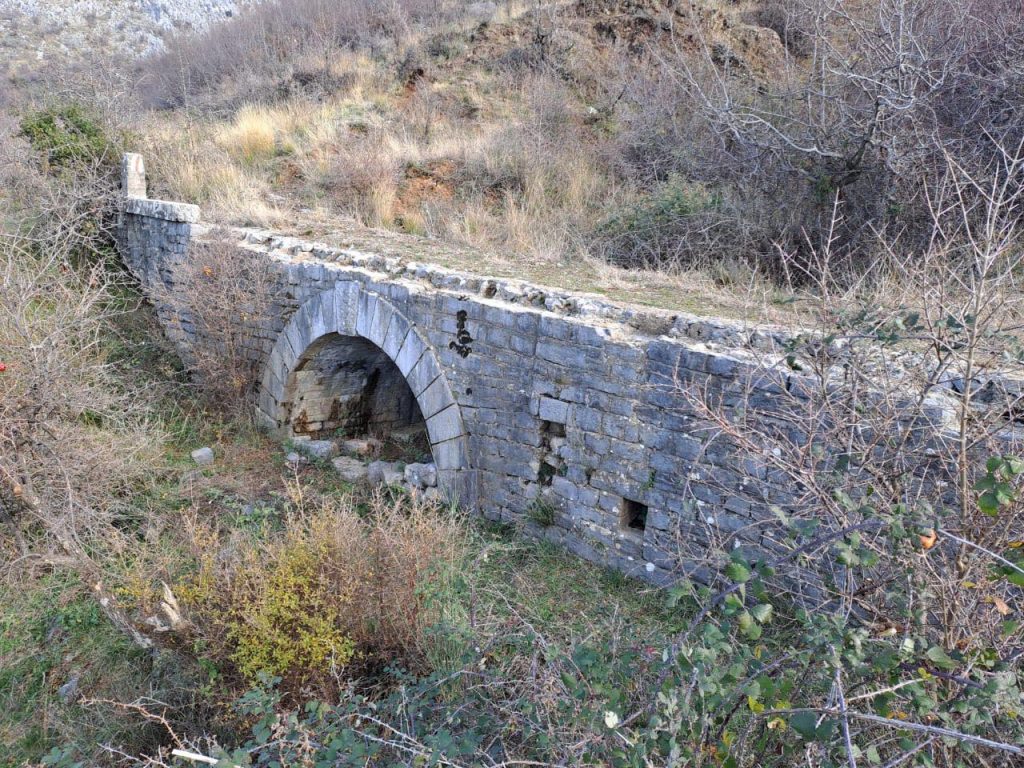 Urat në malin e Sheldisë, pasuri kulturore me rëndësi historike