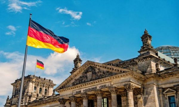 Gjermanisë i duhen 400 mijë punonjës në vit/ Ekspertja gjermane apelon: Problem edhe mungesa e personelit në zyrat e të huajve në komunat gjermane