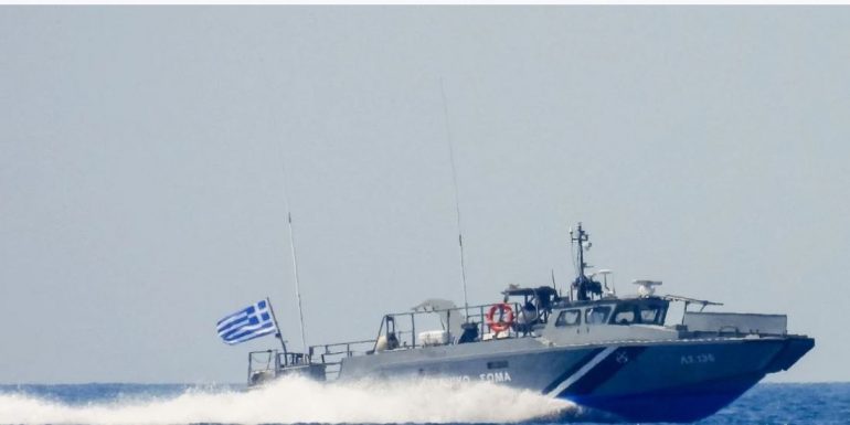 Mbytja e anijes me emigrantë në ishullin grek, shkon në 4 numri i viktimave, mes tyre 3 fëmijë dhe 1 grua