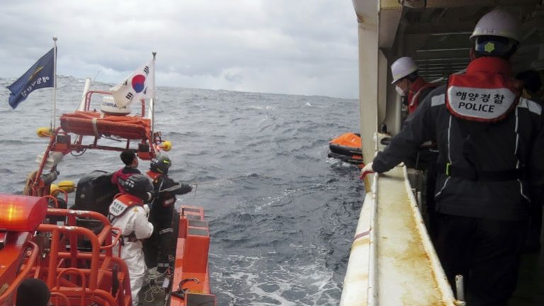 Mbytet anija e peshkimit, shpëtojnë 3 anëtarë të ekuipazhit, 9 të zhdukur