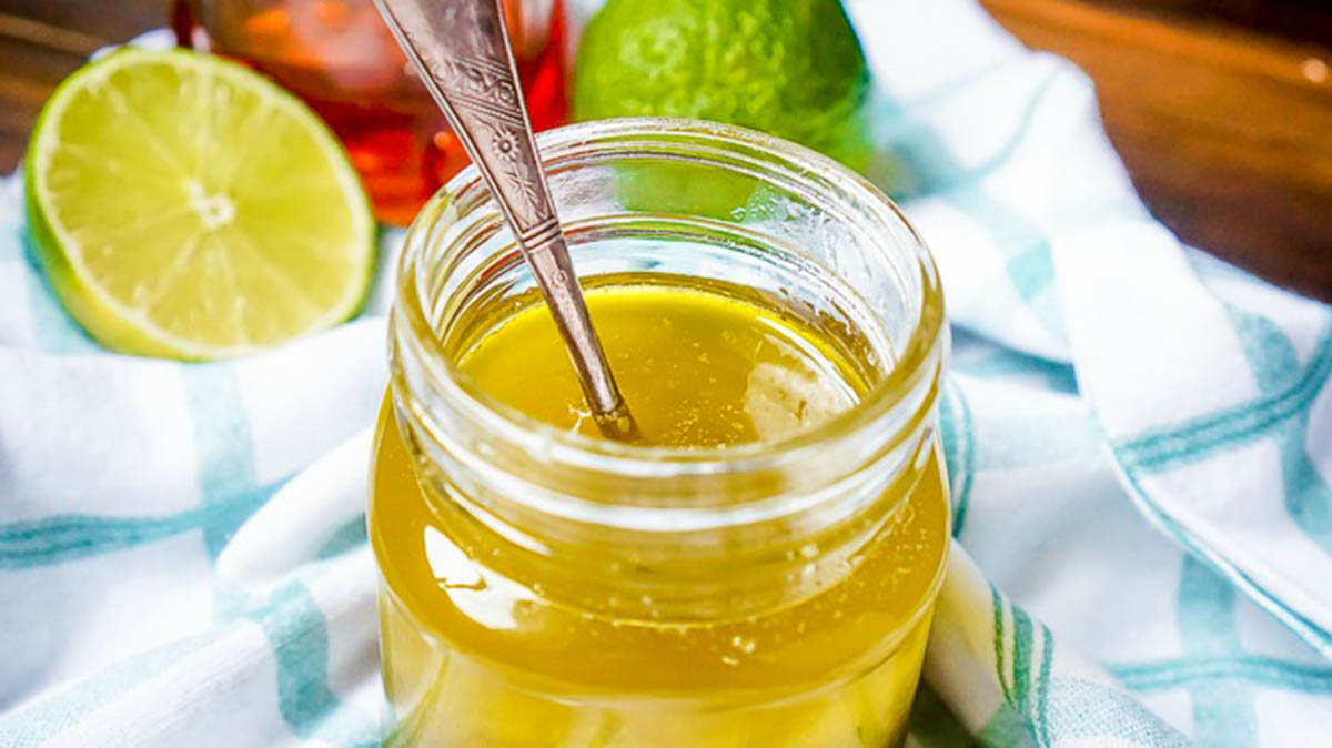 Mjaltë dhe limon jeshil, shurupi natyral kundër kollës
