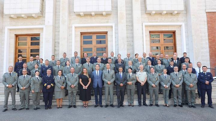 ​Oficerë të FSK-së diplomojnë në Shqipëri