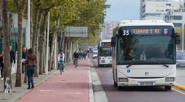 Unioni i Transportit Publik paralajmëron: Nga e hëna reduktojmë autobusët në Tiranë