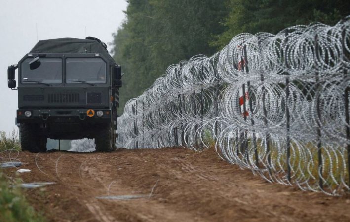 Polonia dërgon mijëra ushtarë pranë kufirit me Bjellorusinë