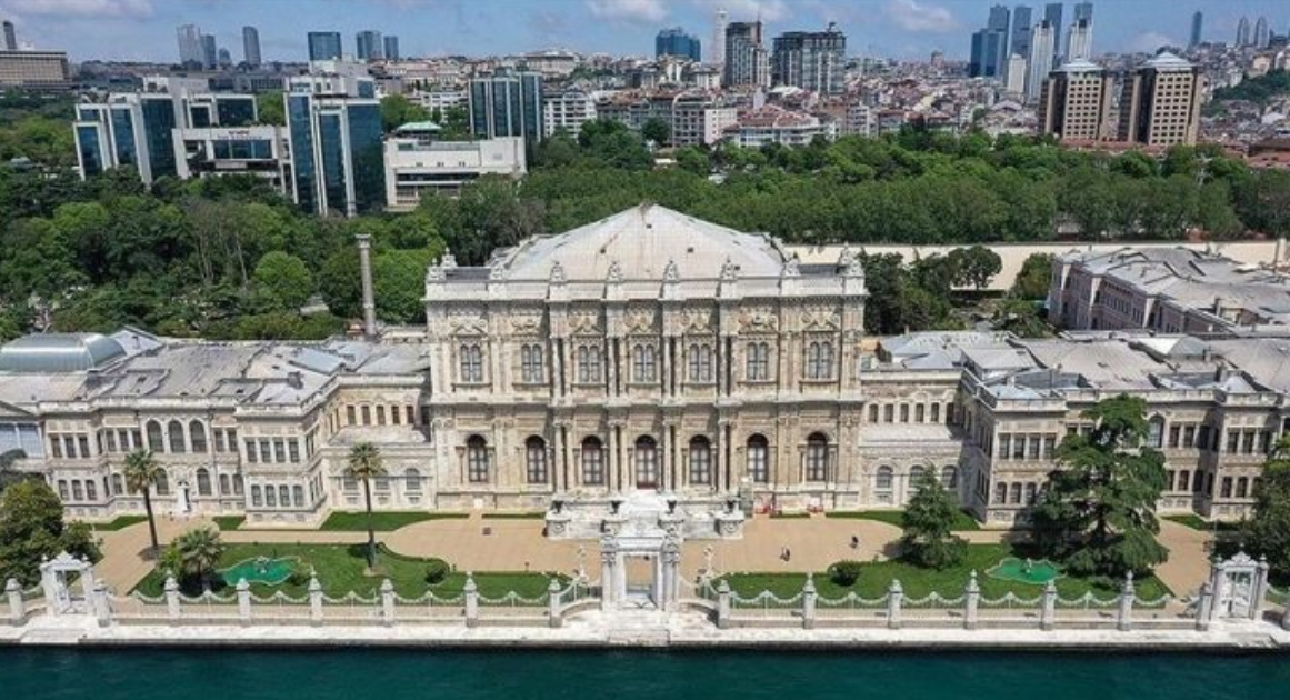Pallati Dolmabahçe: Simboli i modernizimit të Perandorisë Osmane