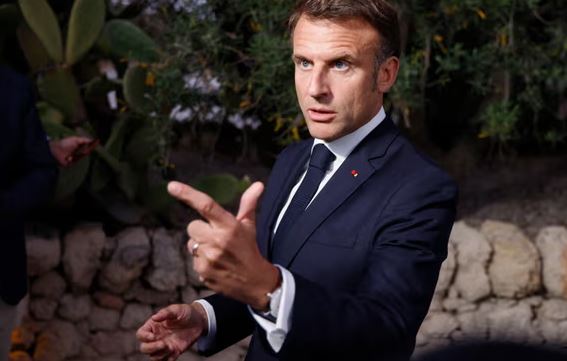 The Observer për zgjedhjet franceze: Emmanuel Macron po luan një lojë të rrezikshme
