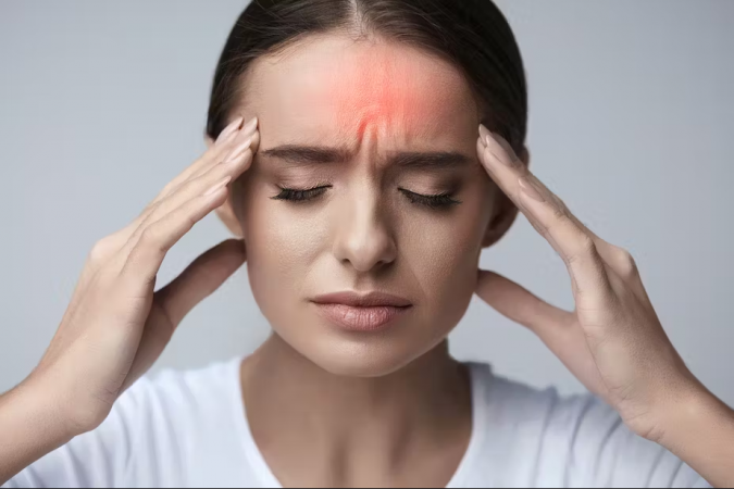 Si ta largoni dhimbjen e kokës në pesë minuta pa ilaçe