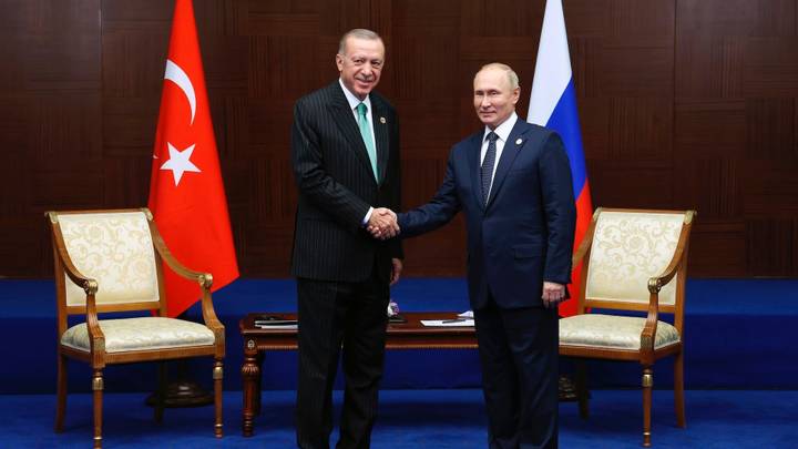 Presidenti Erdoğan zhvillon bisedë telefonike me homologun rus Putin