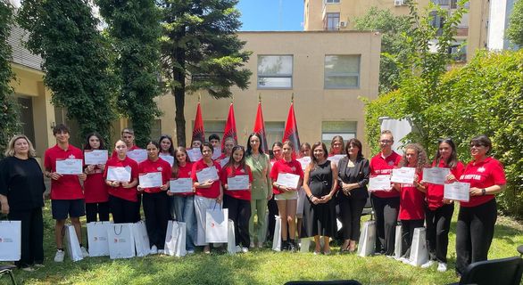 Shkolla verore “Jam Shqiptar”, zv.ministrja Fino: Bashkëpunim i shkëlqyer nxënës-prindër-mësues në Diasporë