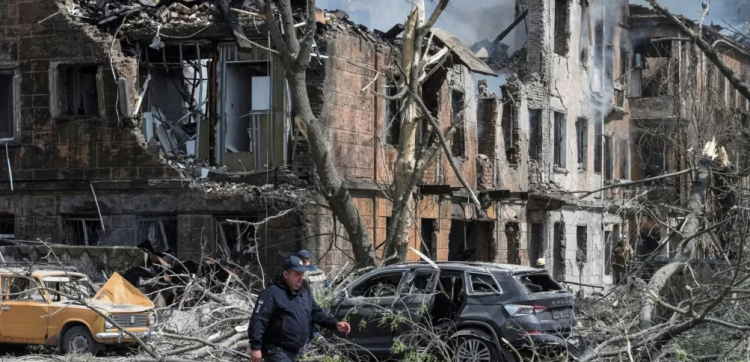 Ukrainë: Një dyvjeçare e vrarë, 22 të plagosur si pasojë e sulmeve ruse