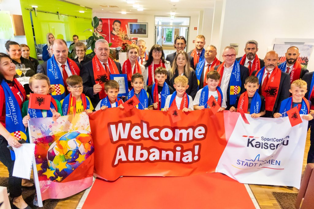Kombëtarja pritet me entuziazëm në Kaiserau, Duka: Ta shijojmë së bashku Europianin