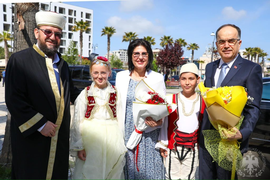 Muaji i Ramazanit, Begaj: Shoqëri shqiptare më e devotshme, e udhëhequr nga e drejta, urtësia dhe mirësia