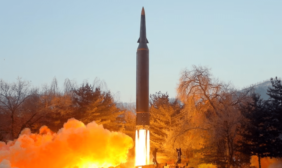 Koreja e Veriut teston raketën balistike me rreze të shkurtër