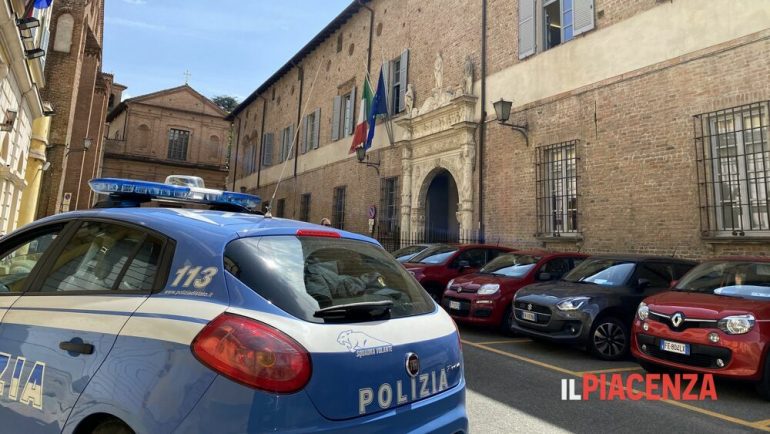 Gjuha e trupit e tradhtoi, arrestohet “turisti” shqiptar në Itali, policia i gjen 118 doza kokaine