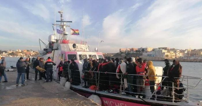 Fluks emigrantësh në Sicili dhe Kalabri, 19 të vdekur