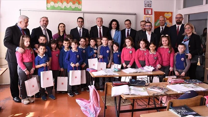 Zv/ministri i Jashtëm i Türkiyes vizitoi Mamushën dhe Prizrenin