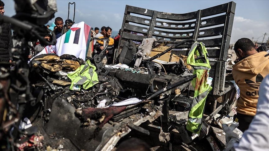 Izraeli bombardon automjetin e ndihmave humanitare, të paktën 9 të vrarë