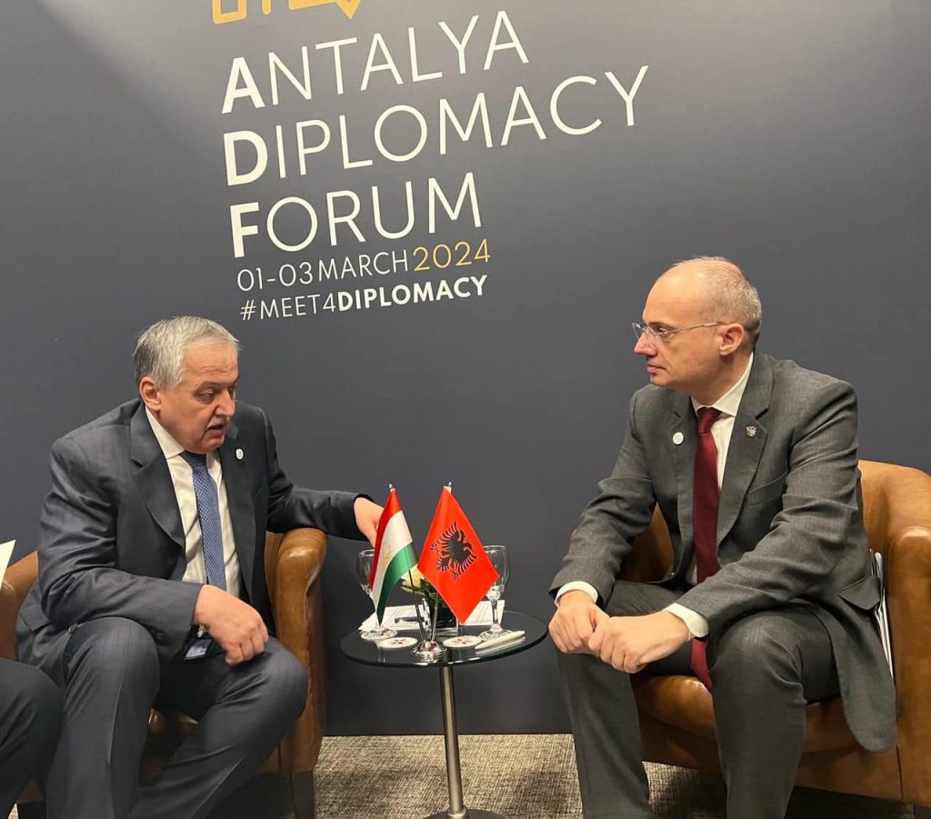 Hasani në Forumin e Diplomacisë në Antalia, takime me zyrtarë të lartë