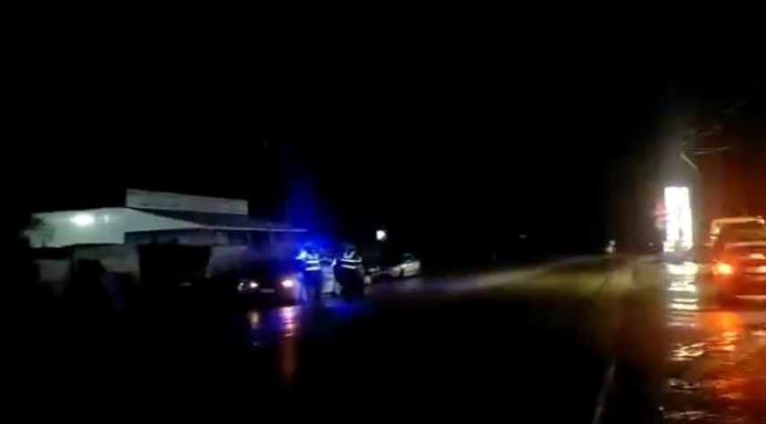 Përplasen dy makina në aksin Elbasan-Peqin, dy të plagosur