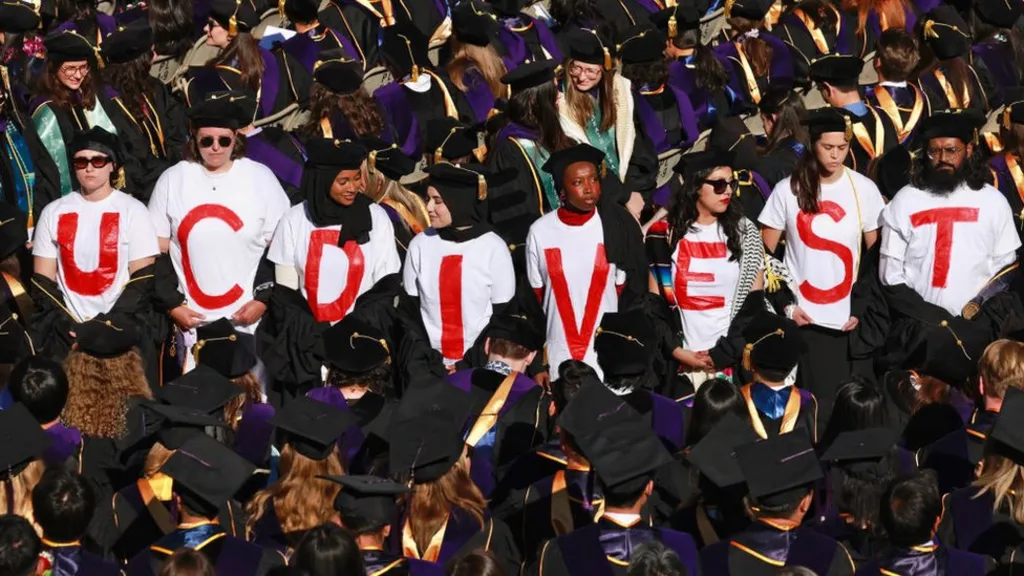 “Ndalni okupimin”, “Palestina e Lirë”, protesta nga studentët në kampuset amerikane gjatë ceremonive të diplomimit
