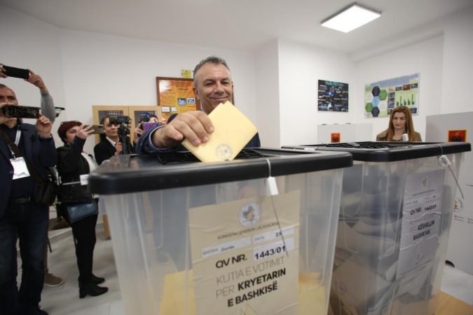 Igli Cara voton pas pritjes 10 minuta në radhë: 15 dita e fitores së madhe, presionet nuk do ta frenojnë dot ndryshimin në Durrës