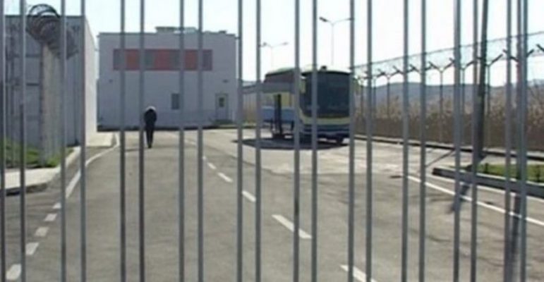 Vijon procesi zgjedhor në burgun e Fierit, votojnë 132 të dënuar