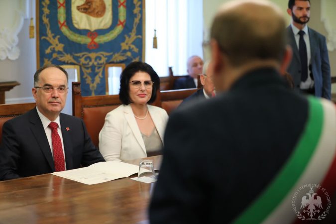 Presidenti Bajram Begaj takohet me autoritetet lokale të Kietit: Mirënjohje për mbështetjen e dhënë shqiptarëve në Itali
